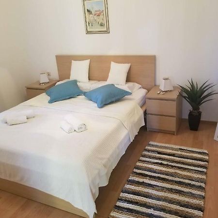 Apartment Diana - Great Location, Cosy 2 Bedroom, 2 Bathroom Apt Kukljica Eksteriør billede