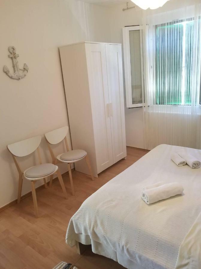 Apartment Diana - Great Location, Cosy 2 Bedroom, 2 Bathroom Apt Kukljica Eksteriør billede
